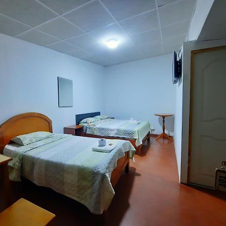 Hostal Dulzura Caraz ภายนอก รูปภาพ