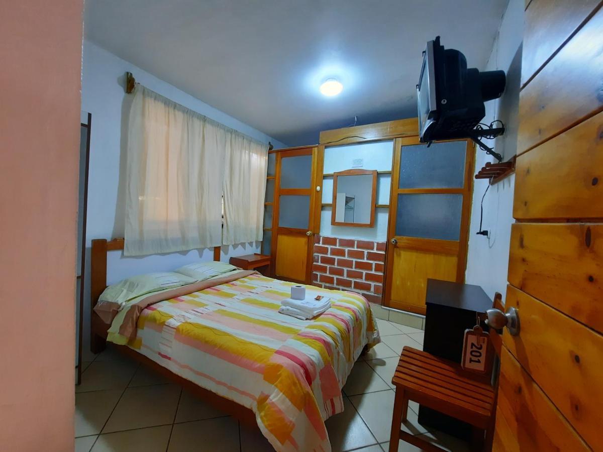 Hostal Dulzura Caraz ภายนอก รูปภาพ